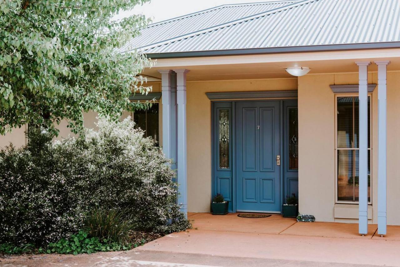 Nikki's On Market St - A Country Abode