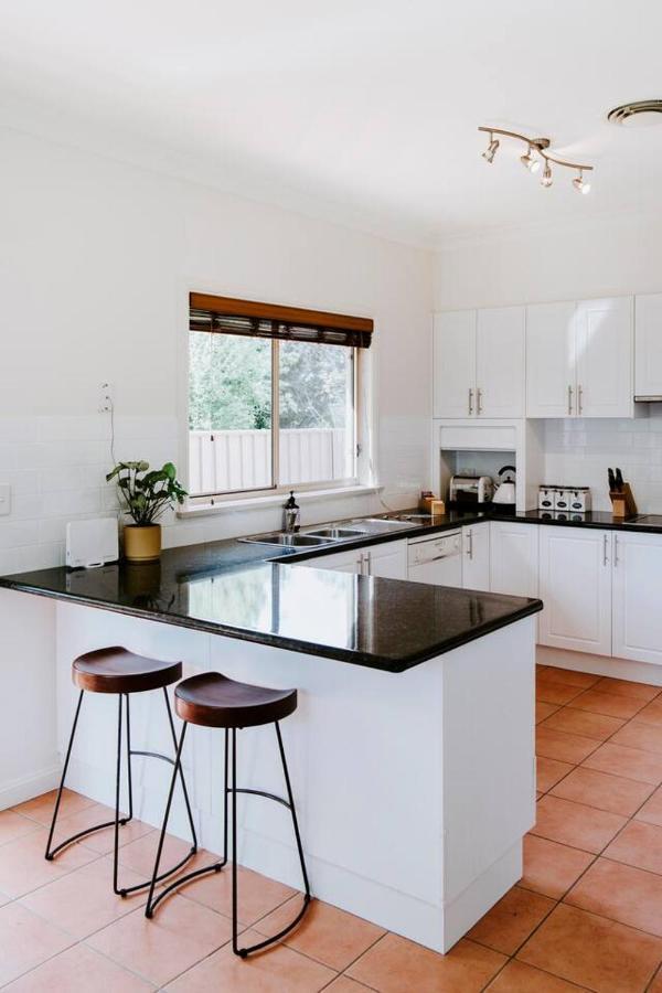 Nikki's On Market St - A Country Abode